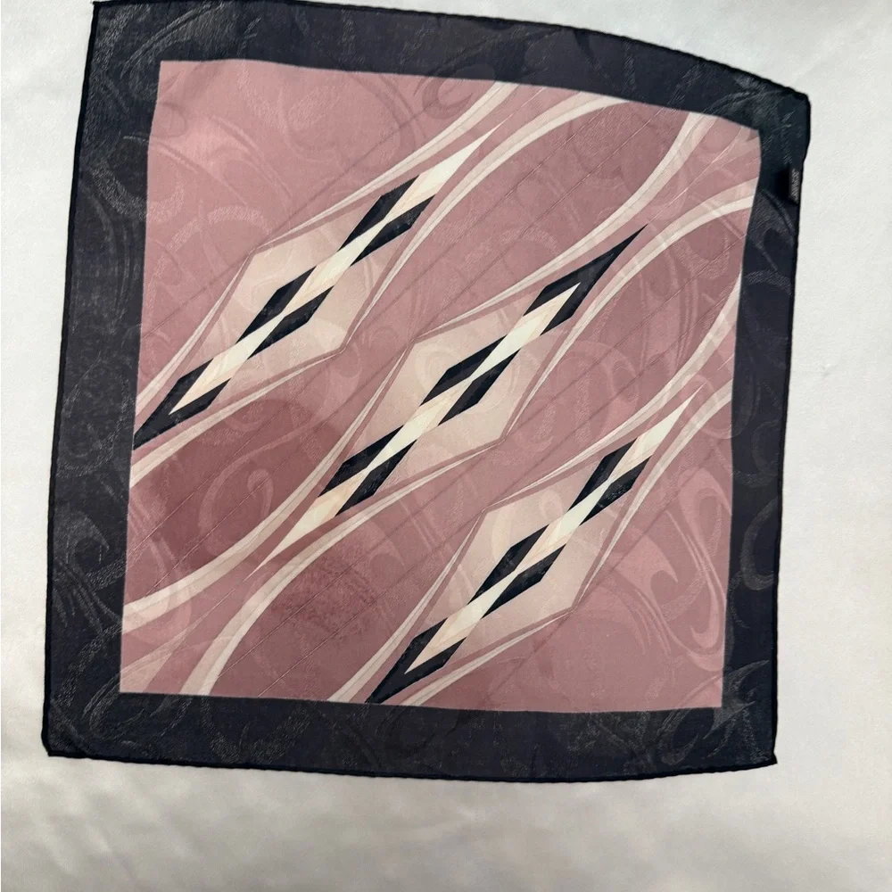 Geometric Pattern Silk Pocket Square - Picture 5 of 9
